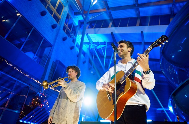 MDR Jump-„Bands for Friends“ mit Clueso: Ein ganz besonderes Weihnachtsgeschenk